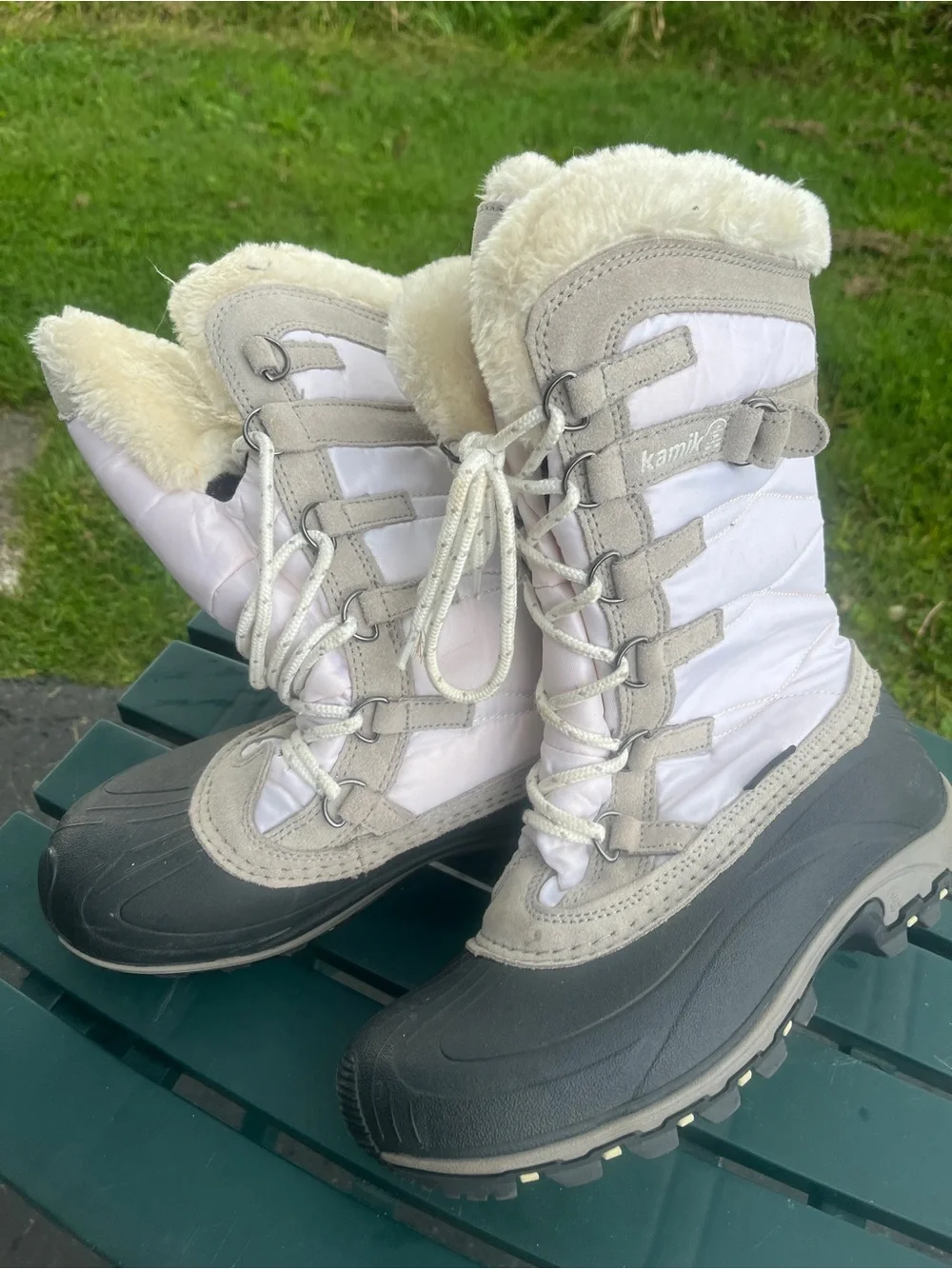 Kamik girls winter boots size 8